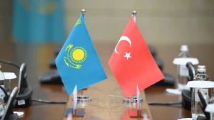 Подробнее о статье ҚАЗАҚСТАН-ТҮРКИЯ СЕРІКТЕСТІГІ: ТҮРКІСТАНДА ЖАҢА ФАРМАЦЕВТИКАЛЫҚ ӨНДІРІС БОЙ КӨТЕРЕДІ